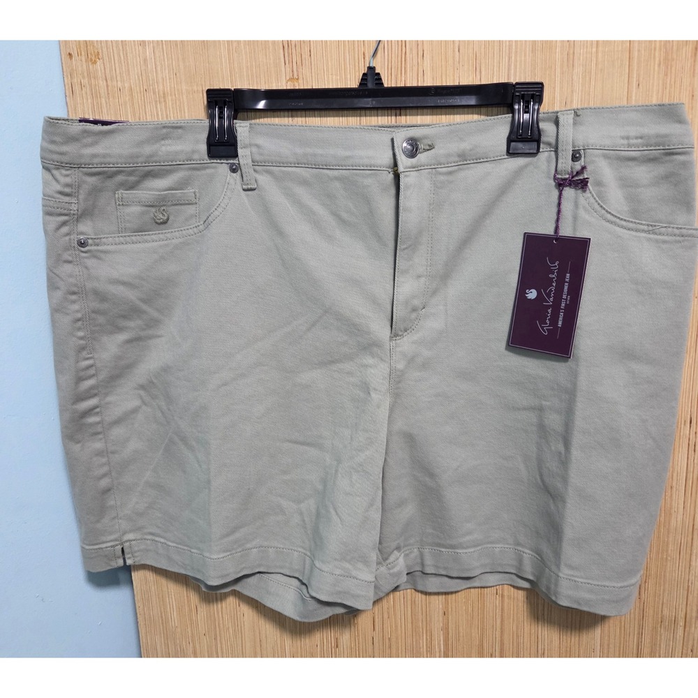 Gloria Vanderbilt Amanda Shorts 22W Sage Green Classic Rise Flex Stretch New